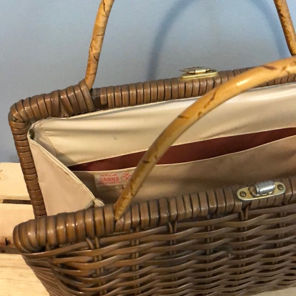 An Original SARNE Purse—made in Hong Kong